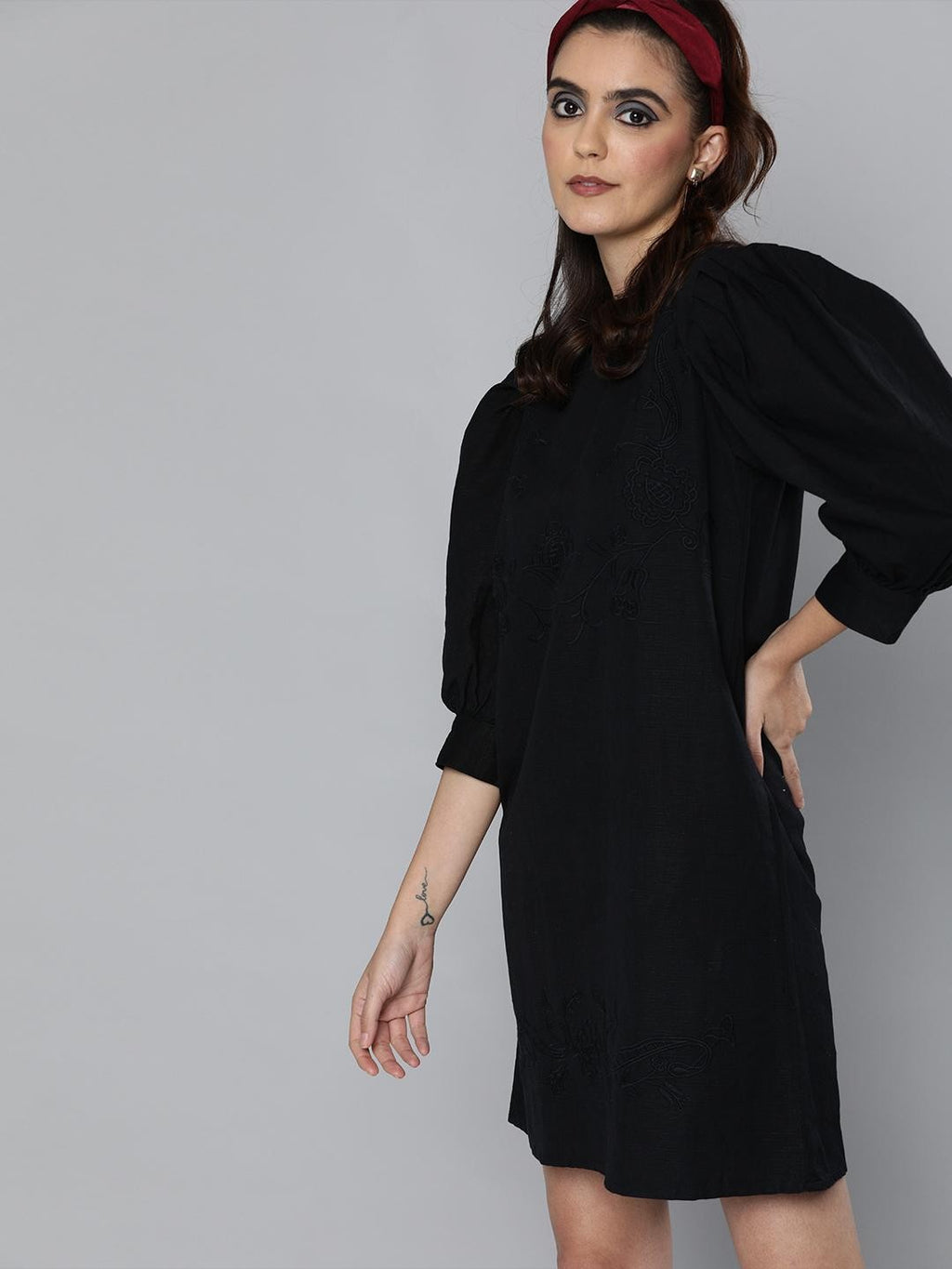 Scoup Volume sleeves embroidered Linen dress