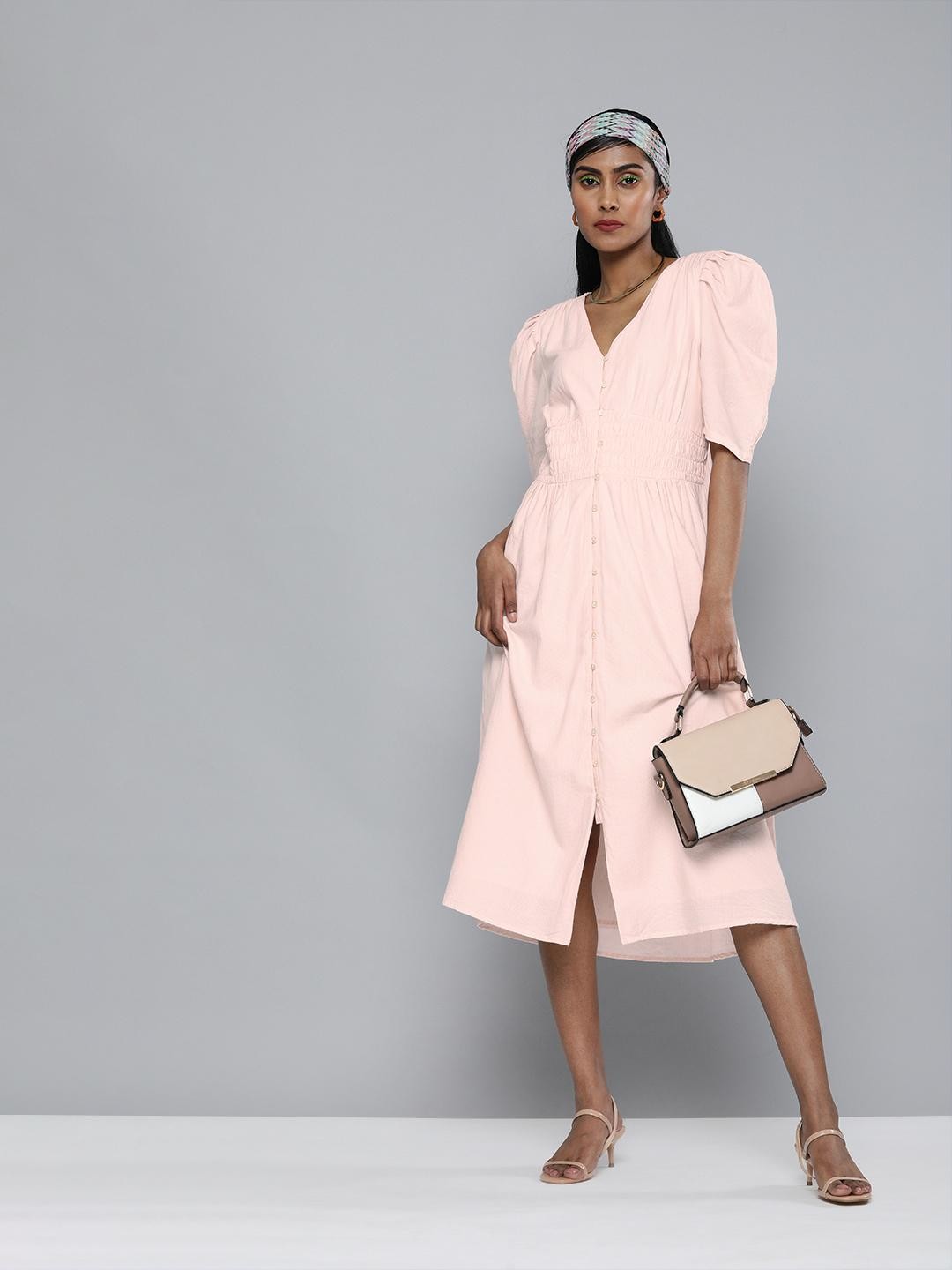 scoup Light weight denim dobby shift dress, has a round neck, three-quarter puff sleeves, and slightly flared hem. 