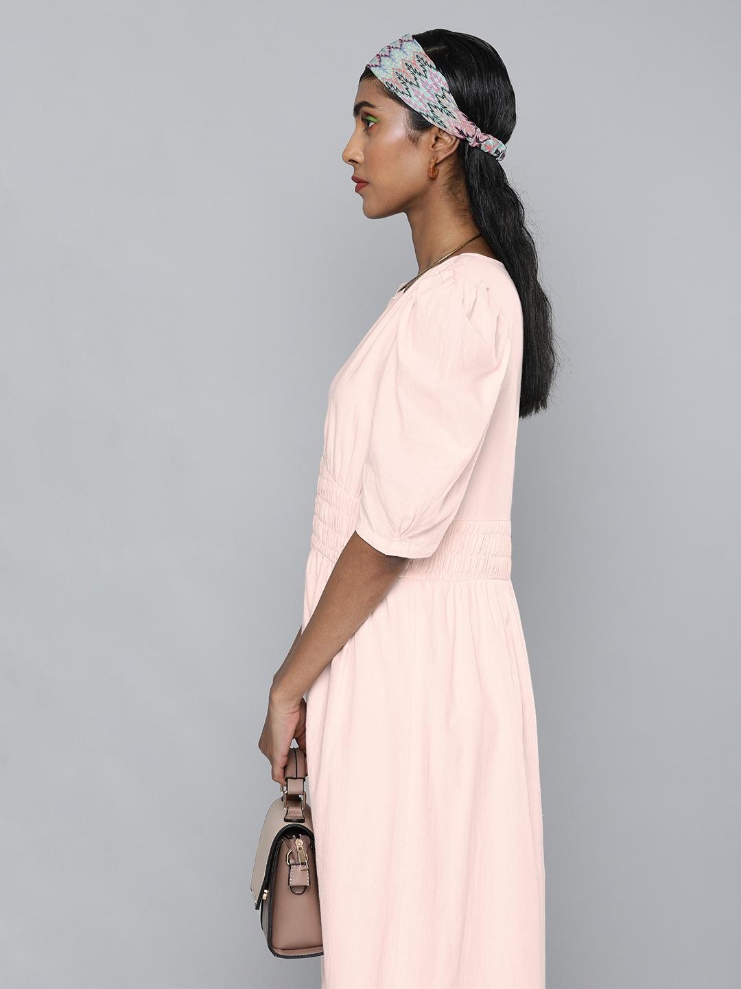 scoup Light weight denim dobby shift dress, has a round neck, three-quarter puff sleeves, and slightly flared hem. 